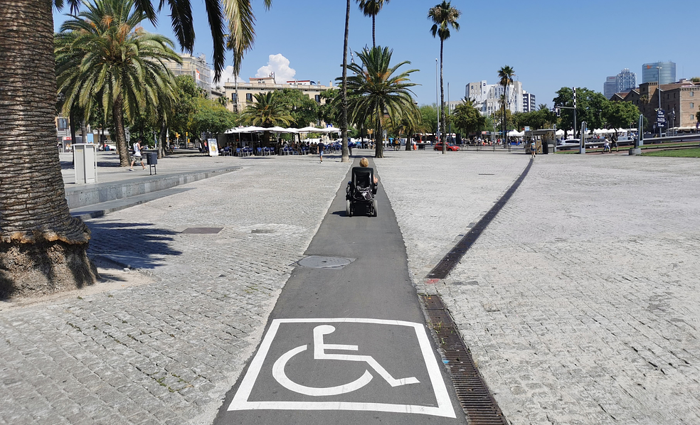 Esteettömästi matkaan by Esteetön matka by Sanna Kalmari